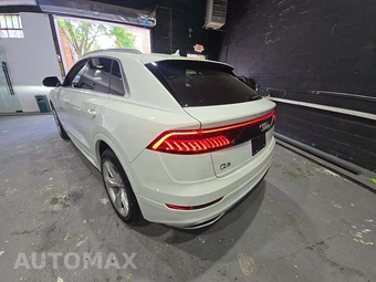 2022 Audi Q8 Premium Plus – miniatura 2