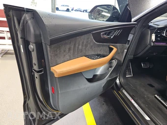 2022 Audi RS Q8 – miniatura 9