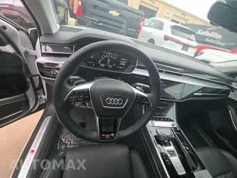 2022 Audi S8 - miniatura 10