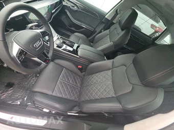 2022 Audi S8 - miniatura 7