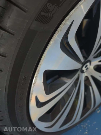 2022 Bentley Bentayga First Edition V8 - miniatura 21
