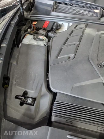 2022 Bentley Bentayga First Edition V8 - miniatura 22