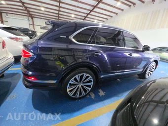 2022 Bentley Bentayga First Edition V8 - miniatura 4