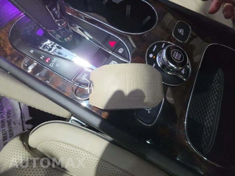 2022 Bentley Bentayga First Edition V8 - miniatura 8