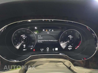 2022 Bentley Bentayga First Edition V8 - miniatura 9
