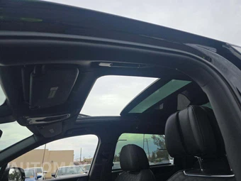 2022 Bentley Bentayga V8 - miniatura 11