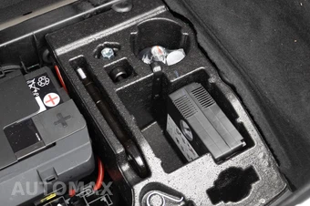 2022 Bentley Continental GT V8 - miniatura 35