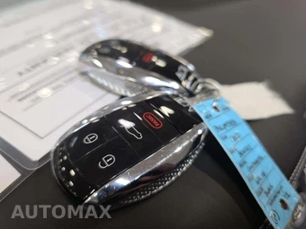 2022 Bentley Continental GTC V8 - miniatura 8