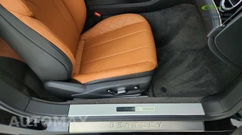 2022 Bentley Continental GTC V8 - miniatura 29