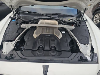 2022 Bentley Flying Spur V8 - miniatura 15