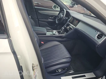 2022 Bentley Flying Spur V8 - miniatura 8