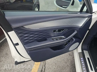 2022 Bentley Flying Spur V8 - miniatura 9