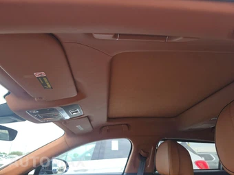 2022 Bentley Flying Spur V8 - miniatura 18