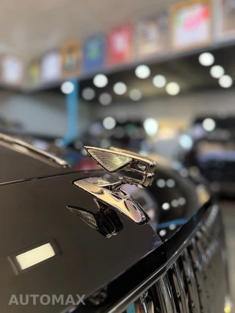 2022 Bentley Flying Spur V8 - miniatura 4