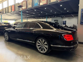 2022 Bentley Flying Spur V8 - miniatura 8