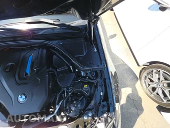 2022 BMW 3 Series Sedan 330e - miniatura 31