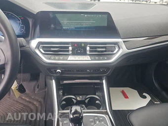 2022 BMW 3 Series Sedan 330e xDrive - miniatura 11