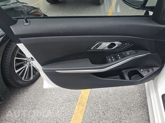 2022 BMW 3 Series Sedan 330e xDrive - miniatura 9