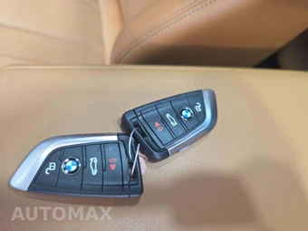 2022 BMW 3 Series Sedan 330i M SPORT LINE - miniatura 8