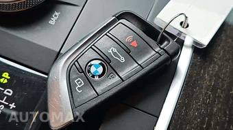 2022 BMW 3 Series Sedan 330i M SPORT LINE - miniatura 22