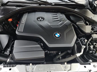 2022 BMW 3 Series Sedan 330i xDrive - miniatura 16