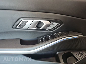 2022 BMW 3 Series Sedan 330i xDrive - miniatura 18