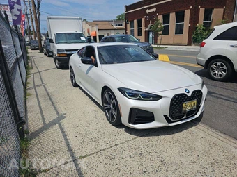 2022 BMW 4 Series Coupe M440i xDrive - miniatura 4