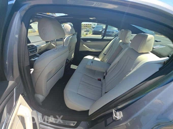 2022 BMW 5 Series Sedan 530e - miniatura 10