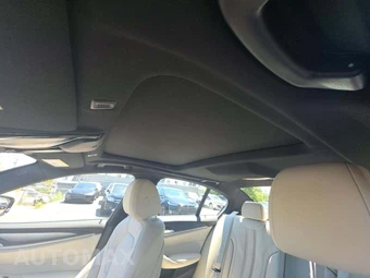 2022 BMW 5 Series Sedan 530e - miniatura 8