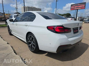 2022 BMW 5 Series Sedan 530i M SPORT LINE - miniatura 2