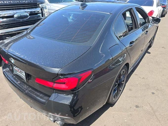 2022 BMW 5 Series Sedan 530i M SPORT LINE - miniatura 3