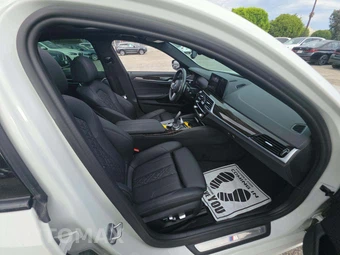 2022 BMW 5 Series Sedan 530i M SPORT LINE - miniatura 15