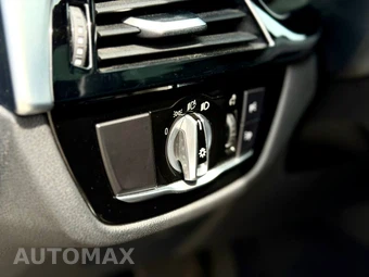 2022 BMW 5 Series Sedan 530i - miniatura 24