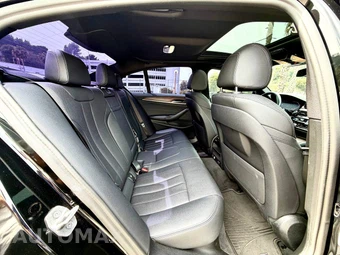 2022 BMW 5 Series Sedan 530i - miniatura 28
