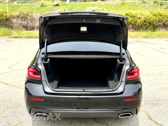 2022 BMW 5 Series Sedan 530i - miniatura 9