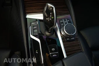2022 BMW 5 Series Sedan 540i M SPORT LINE - miniatura 17