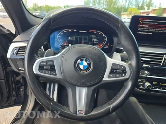 2022 BMW 5 Series Sedan M550i xDrive - miniatura 10
