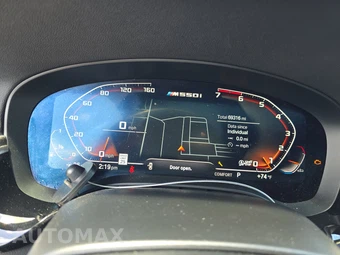 2022 BMW 5 Series Sedan M550i xDrive - miniatura 12