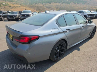 2022 BMW 5 Series Sedan M550i xDrive - miniatura 3
