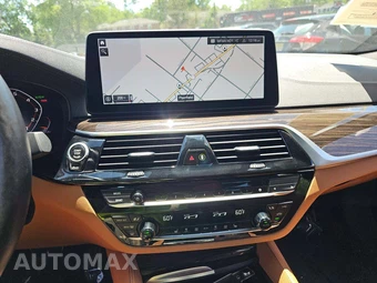 2022 BMW 5 Series Sedan M550i xDrive - miniatura 10