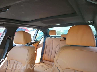 2022 BMW 5 Series Sedan M550i xDrive - miniatura 11