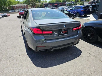 2022 BMW 5 Series Sedan M550i xDrive - miniatura 2