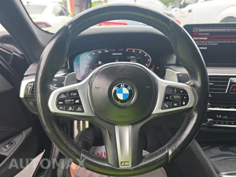 2022 BMW 5 Series Sedan M550i xDrive - miniatura 10
