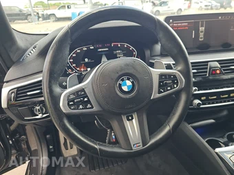 2022 BMW 5 Series Sedan M550i xDrive - miniatura 10