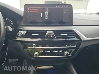 2022 BMW 5 Series Sedan M550i xDrive - miniatura 11