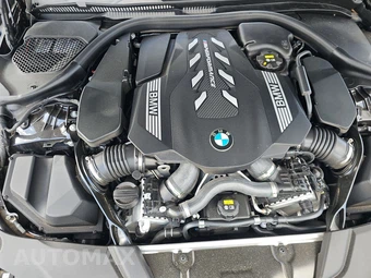 2022 BMW 5 Series Sedan M550i xDrive - miniatura 15