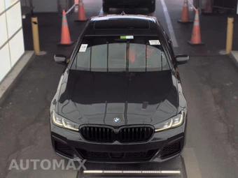 2022 BMW 5 Series Sedan M550i xDrive - miniatura 2