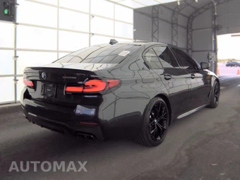 2022 BMW 5 Series Sedan M550i xDrive - miniatura 4