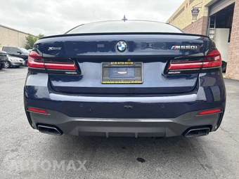 2022 BMW 5 Series Sedan M550i xDrive - miniatura 20