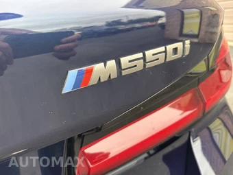 2022 BMW 5 Series Sedan M550i xDrive - miniatura 33
